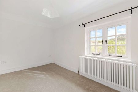 Secluded Off-Grid Retreat. Four bedroom detached cottage with panoramic countryside views - Photo 4