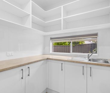 Stately Elegance Meets Modern Comfort in Spring Farm - Photo 2