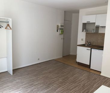 Location Appartement 1 pièce 21m² - Photo 3