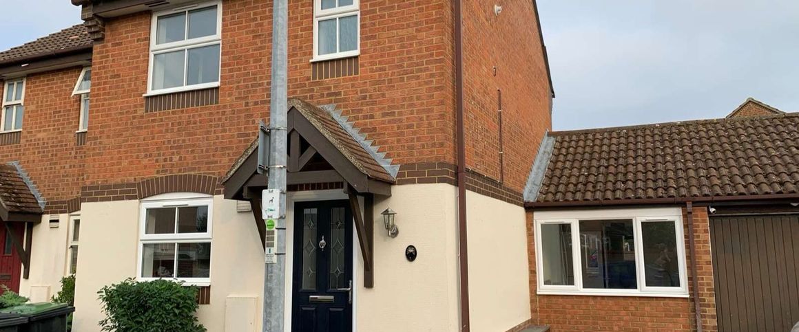 Gadsden Close Property - Photo 1