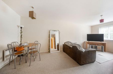 2 Bed Flat, Ladybarn Lane, M14 - Photo 3