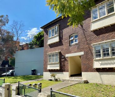 Charming One-Bedroom Retreat Moments from Five Ways - Photo 6