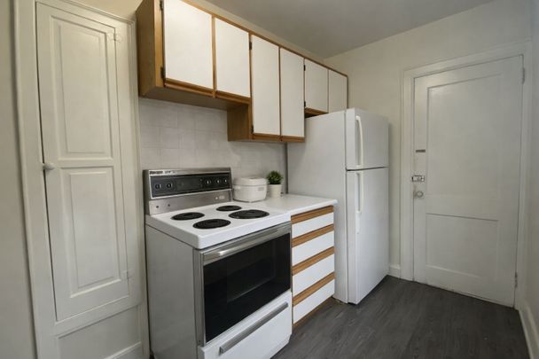 For Lease - 376 Davenport Road Unit# 2F, Toronto, Ontario - Photo 1