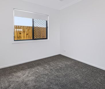 Modern Family Living with Ducted Air Conditioning & Multiple Living... - Photo 5