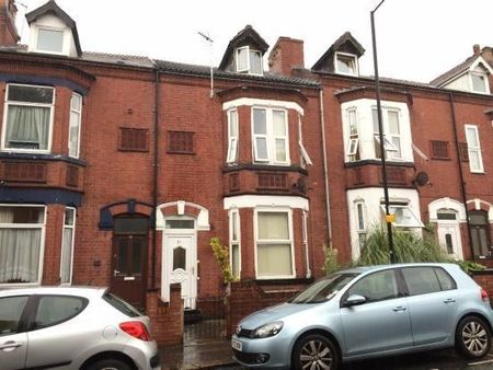 1 bedroom in a house share to rent - Photo 3