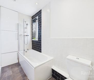 2 bedroom end of terrace house to rent - Photo 3