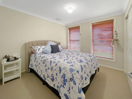 Executive Living in Keswick! - Photo 4