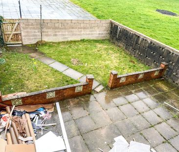 4 bedroom end of terrace house to rent - Photo 4