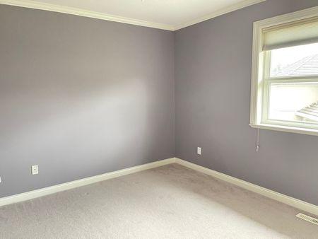 Chantrell Park Executive 4 Bedrooms Plus Den - Photo 2