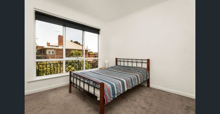 PERFECTLY POSITIONED ST KILDA GEM - Photo 2