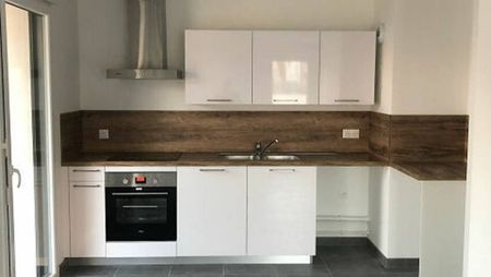 Appartement T3 avec jardin et stationnements - Résidence LE COPERNIC - Photo 3