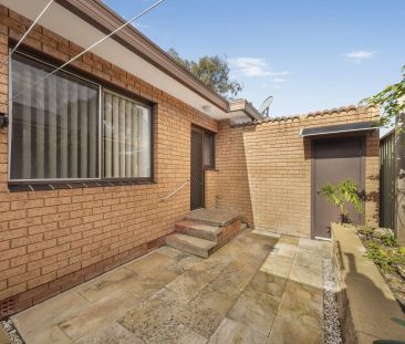 Spacious Three Bedroom Villa - Photo 4