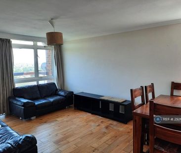 3 bedroom flat to rent - Photo 1