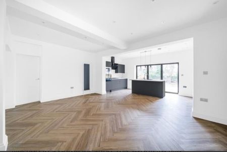 5 Bed Detached House, Knights Hill, SE27 - Photo 3