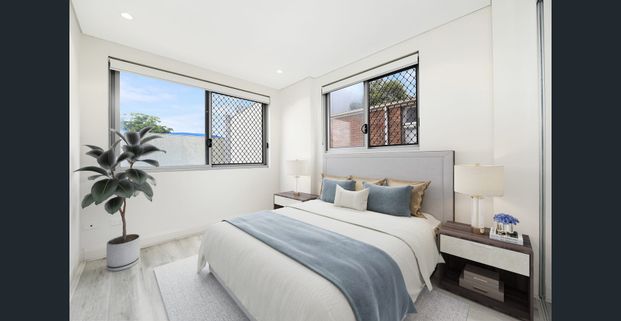 Large Two Bedroom Apartment - Photo 1