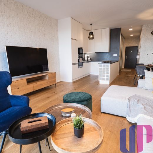 Exkluzívny 4-izbový byt s loggiou a súkromnou záhradou na lukratívnej adrese Pod Vtáčnikom - Photo 1