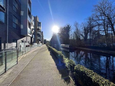 The Embankment, Nash Mills Wharf, HP3 - Photo 2