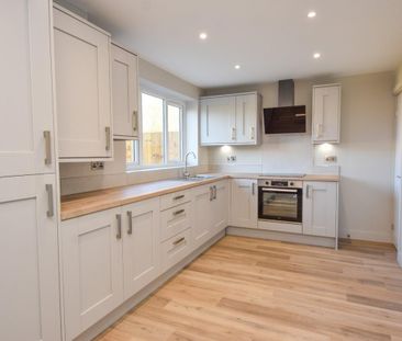 3 bed House - Terraced for Rent - Photo 2