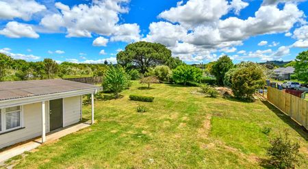 Renovated 3-Bedroom on Large Section - Photo 5