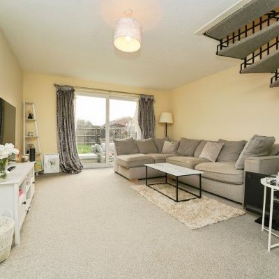 St. Michaels Close, Evesham, WR11 - Photo 1