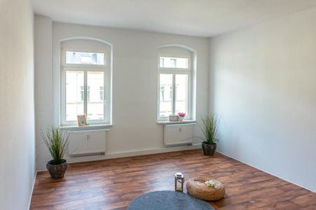 Großzügige Altbauwohnung mit Einbauküche - Foto 3