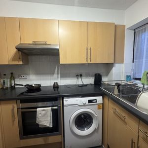 Dormer Close - Photo 2