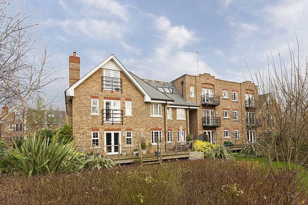 Dowgate House, Whittets Ait, Weybridge, KT13 flat to rent - Photo 1