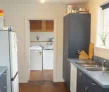 Lovely three bedroom home plus sleepout - Photo 2