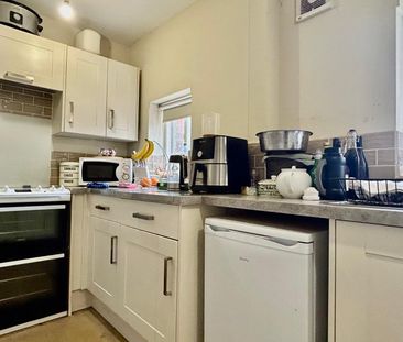 2 bedroom house to rent - Photo 1