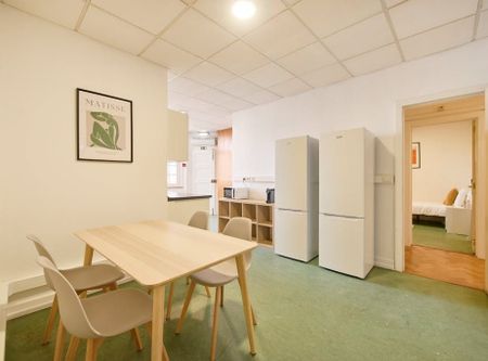 Rua Alexandre Herculano, Lisbon, Lisbon 1150-005 - Photo 4