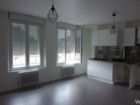 GOURNAY EN BRAY, centre ville, 17 av du Général LECLERC, appartement en très bon état - Photo 2