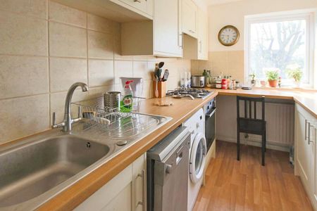 2 bedroom flat to rent - Photo 3