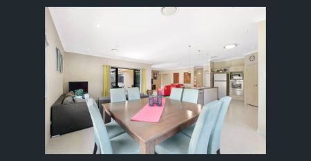 Spacious Family Sanctuary in Prestigious Somerton Ridge Estate - Photo 2