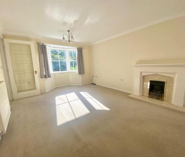 4 bedroom detached house to rent - Photo 3