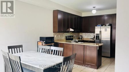 92 MELTWATER CRESCENT - Photo 3