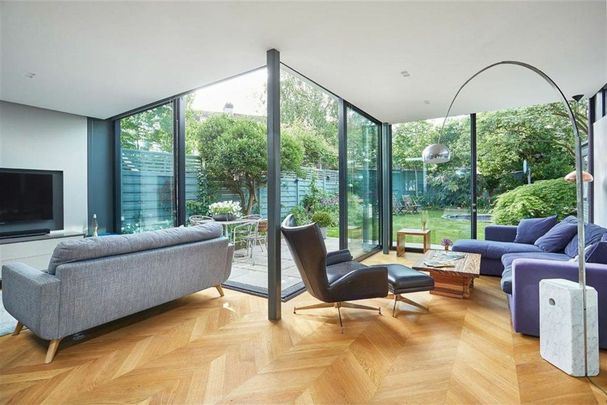 Hertford Avenue, Sheen, SW14 - Photo 1