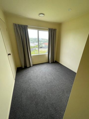Large Sunny family home with Spa pool - Photo 2