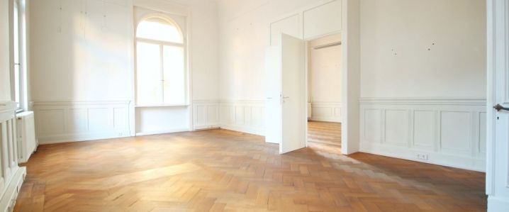 MIETE: Repräsentative Bürofläche in denkmalgeschützter Villa - Photo 1