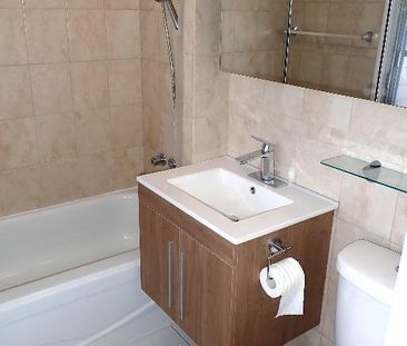 3 1/2 Laval, Duvernay Est, St-Vincent de Paul. Près du Pont A25. - Photo 2