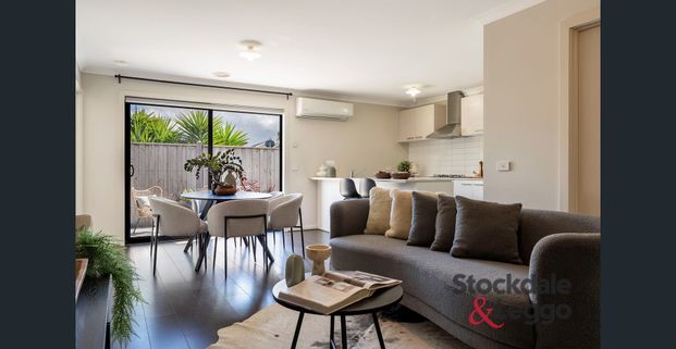 Convenience, Comfort and Style! - Photo 1