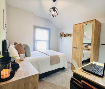 BEDROOM 1- MEDIUM DOUBLE ENSUITE - Photo 6
