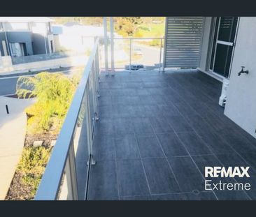 SOUGHT AFTER LOCATION! BIG BALCONY OVER LOOKING PARK! - Photo 5