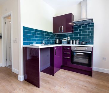 Apt 9, Lofthouse Residence - Photo 5