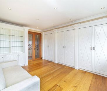 3 bedroom flat to rent - Photo 3