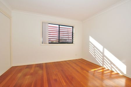 Modern 3 Bedroom Townhouse Across From The Beach! - Photo 5