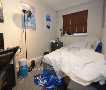 4 bedroom townhouse to rent - Photo 2