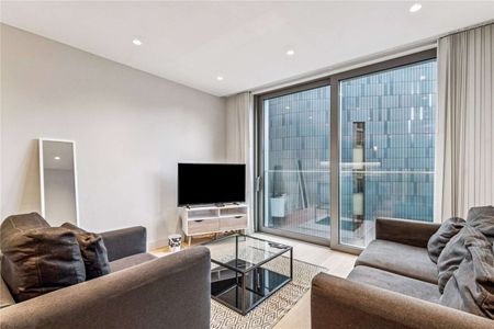 A beautifully presented one bedroom apartment in a waterside building with gym and concierge - Photo 4