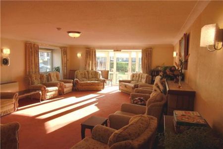 1 bedroom retirement property to rent - Photo 2