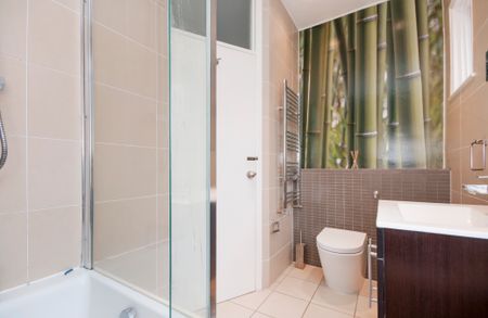 2 bedroom FlatApartment to rent in Jessamine Road, London - Photo 5