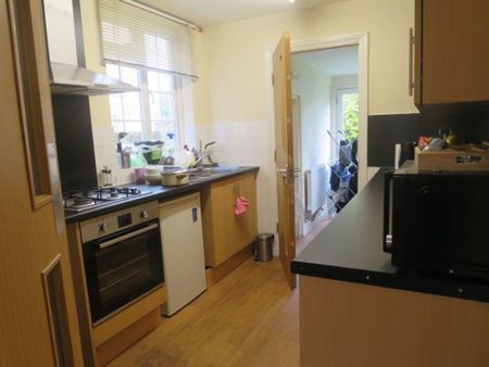 4 bedroom house to rent - Photo 3